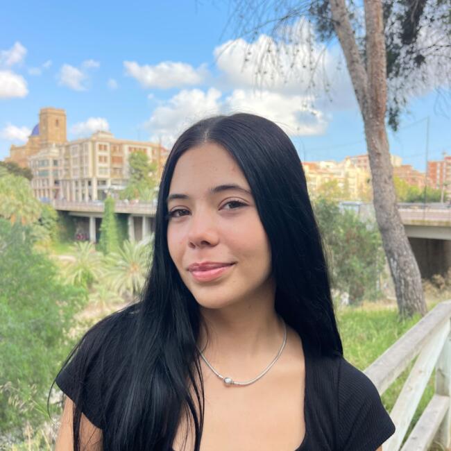 Niñera en Elche: Emily
