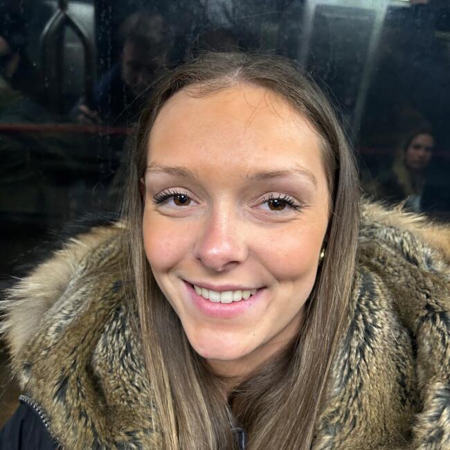 Babysitter in Bordeaux: Andrea
