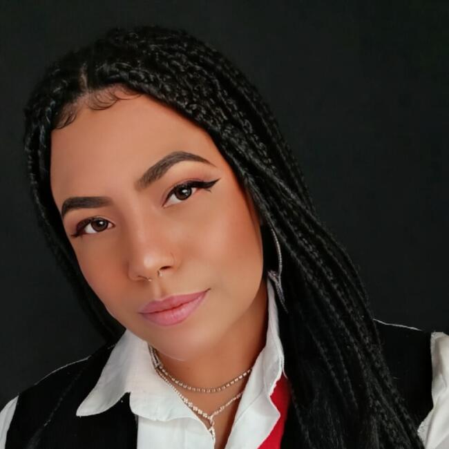 Babysitting job in Ubá (Minas Gerais): Thais Cristina