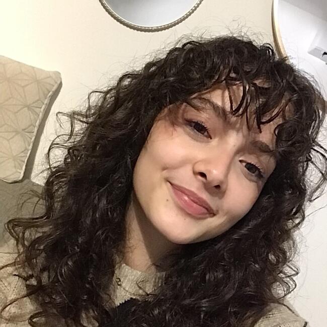 Babysitter in Brive-la-Gaillarde: Deborah