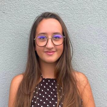 Babysitter in Chambray-lès-Tours: Lyla