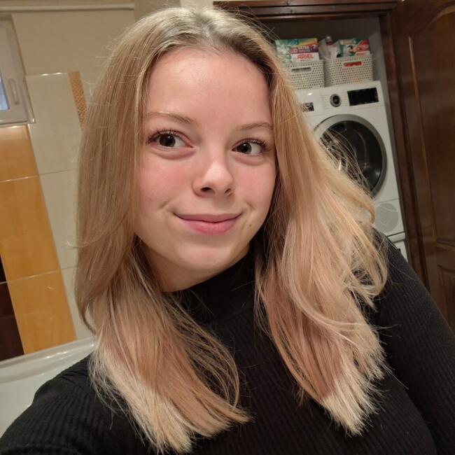 Babysitter in Szeged: Flóra