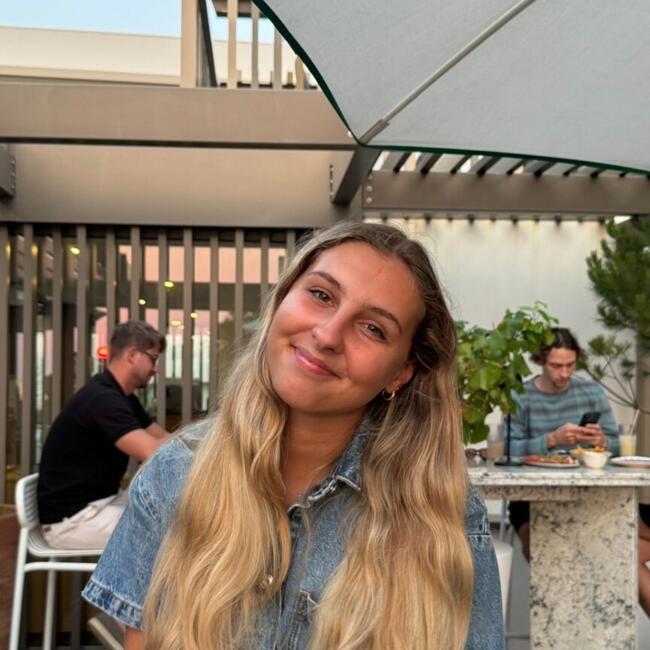 Babysitter in Anglet: Erin