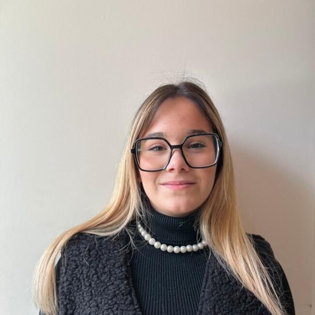 Babysitter in Peyrestortes: Rachelle