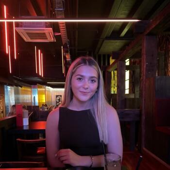 Babysitter in Papakura: Anabella