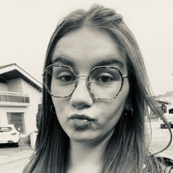 Babysitter in Remiremont: Shannon