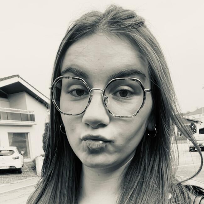 Babysitter in Remiremont: Shannon