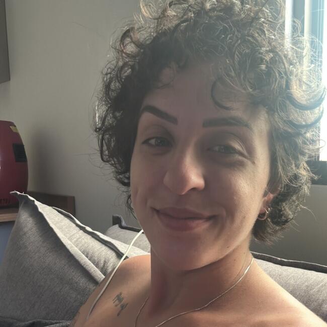 Emprego de babá em Joinville: Larissa