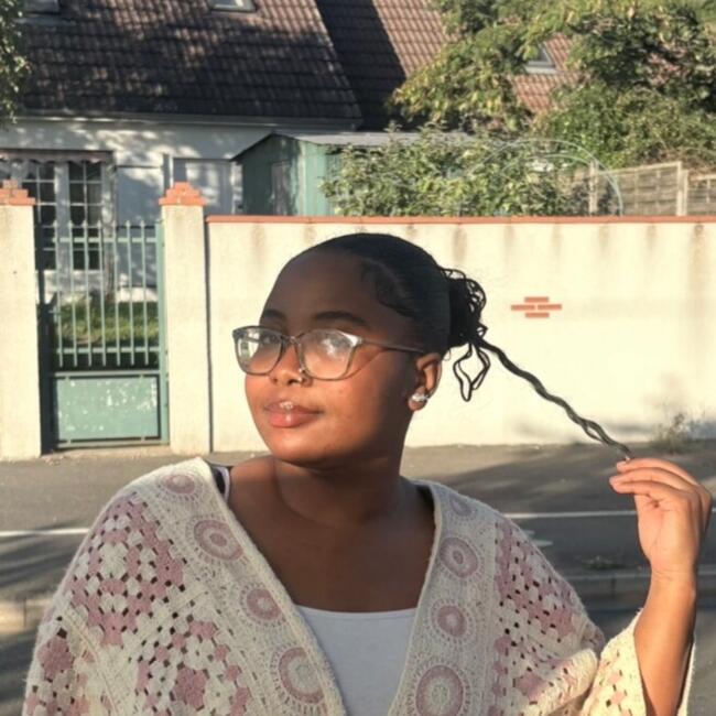 Babysitter in Orléans: Moina