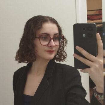 Babysitter in Châtellerault: Emma