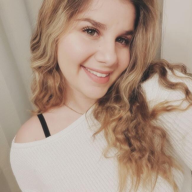 Babysitter in Moskháton: Νικολέτα