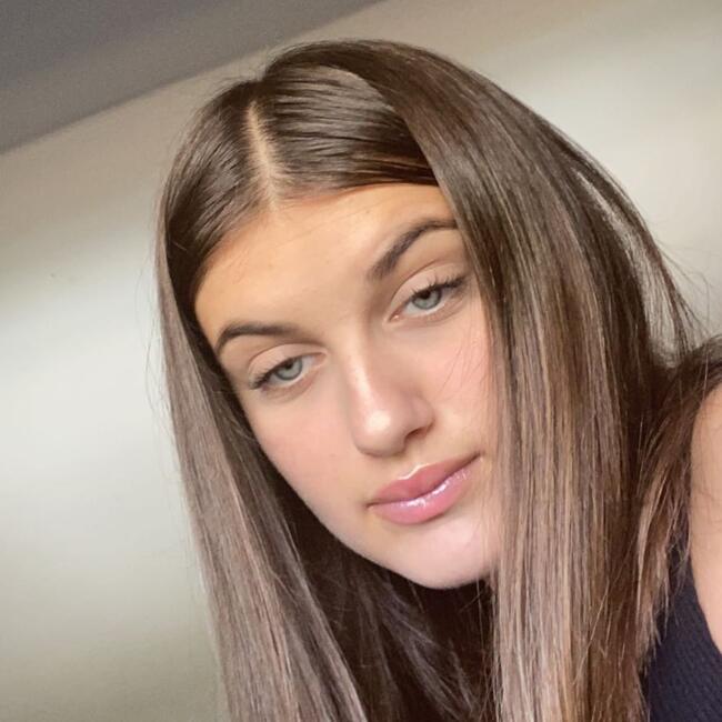 Babysitter in Escherange: Flavie