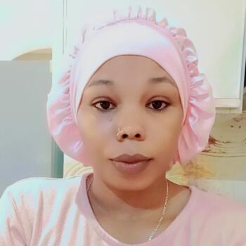 جليسة أطفال في الرياض: Lucy