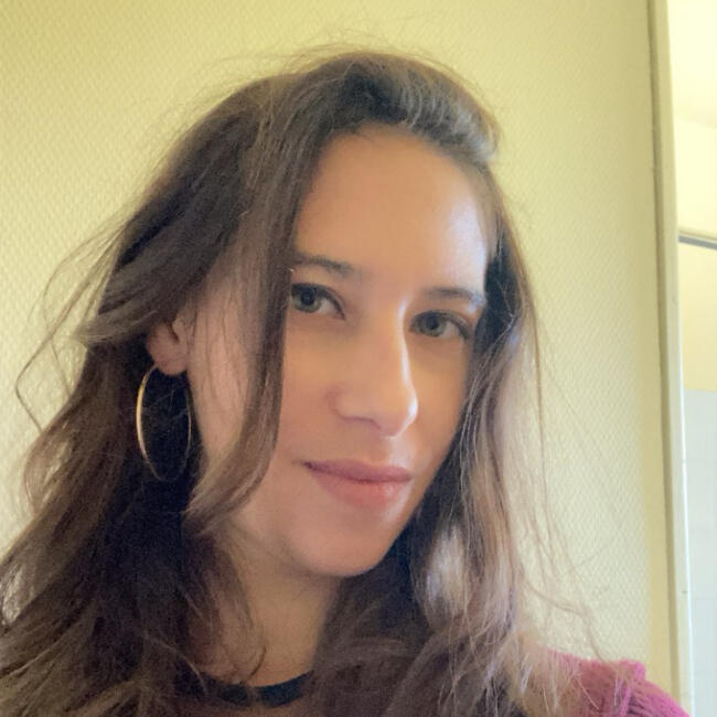 Babysitter in Marsac-sur-lIsle: Coline