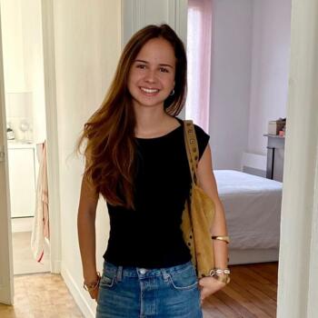 Babysitter in Paris: Xana