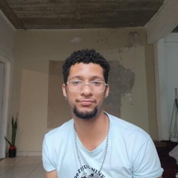 Babá Queimados: João