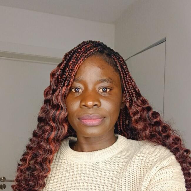 Baby-sitter in Montréal: Dina