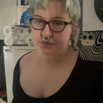 Babysitter in Tamworth: Lucy