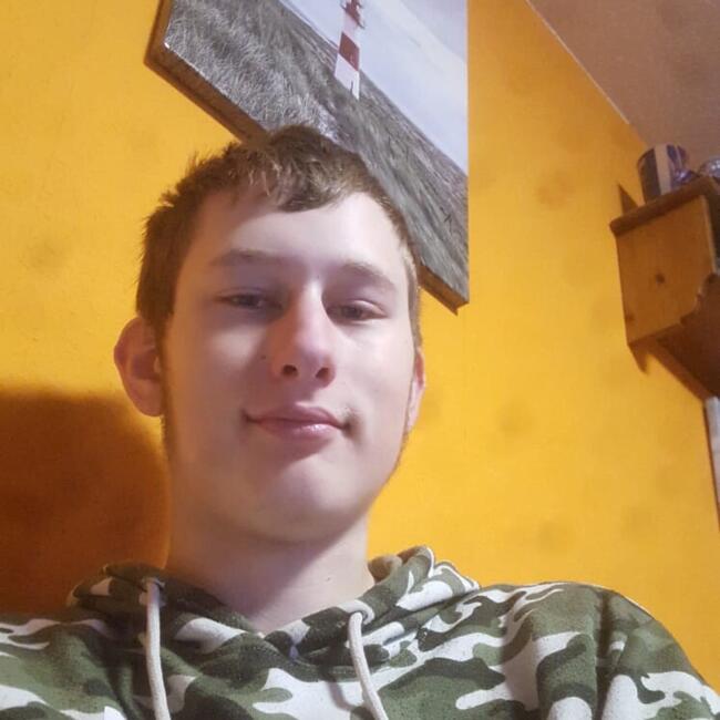 Babysitter in Lübeck: Cameron Bo