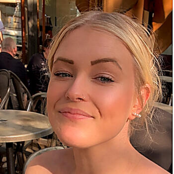 Babysitter in Örebro: Carolina