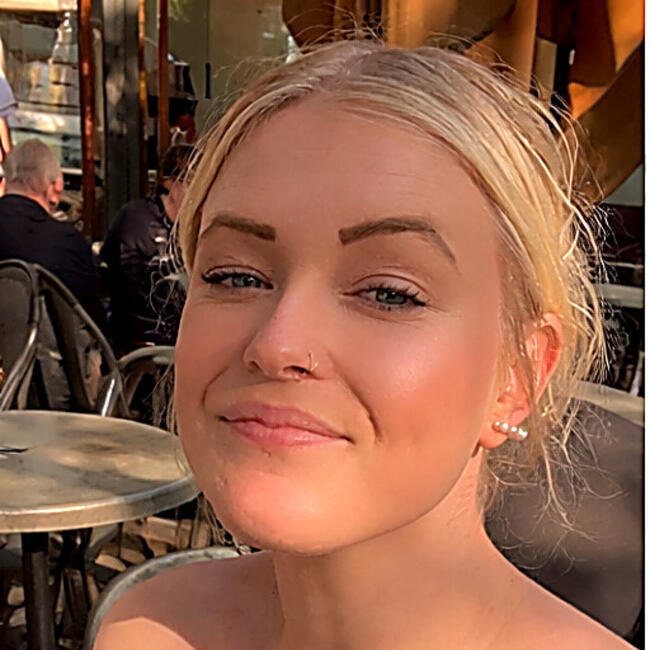 Babysitter in Örebro: Carolina