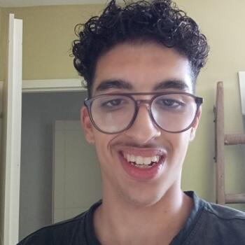 Babysitter Valence: Mohamed-Yacine