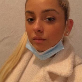 Babysitter Job in Charleroi: Babysitter Job Delia