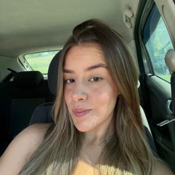 Babysitter in Taubaté: Julia