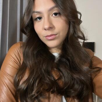 Babysitter in Santa Ana: Isabella