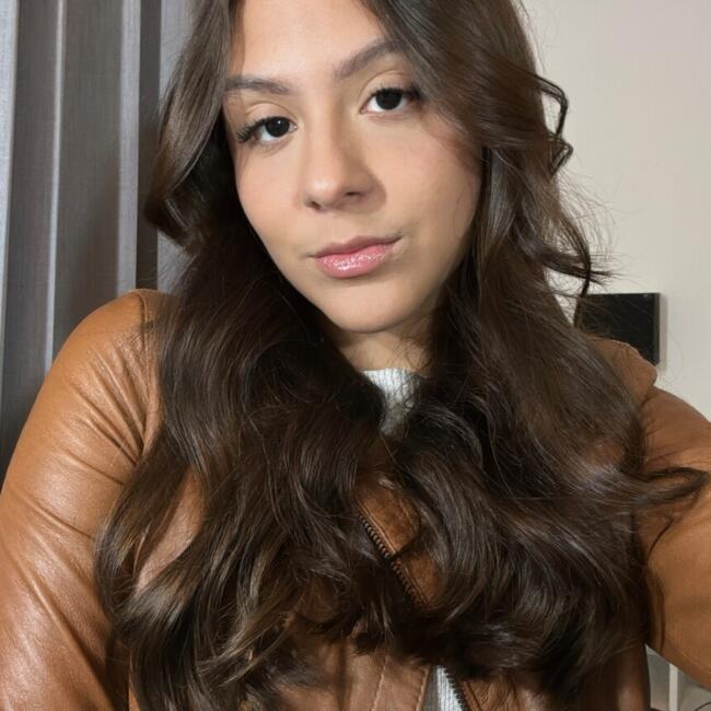 Babysitter in Santa Ana: Isabella