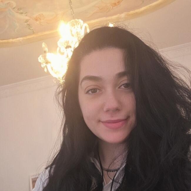 Babysitting job in Cadelbosco di Sopra: Tanya