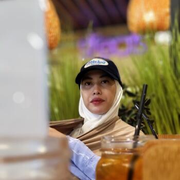 Babysitting job in Singapore Island: babysitting job Rina