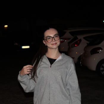 Babysitter in Les Granges-le-Roi: Diane