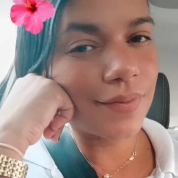 Babysitter Salvador: Taiane