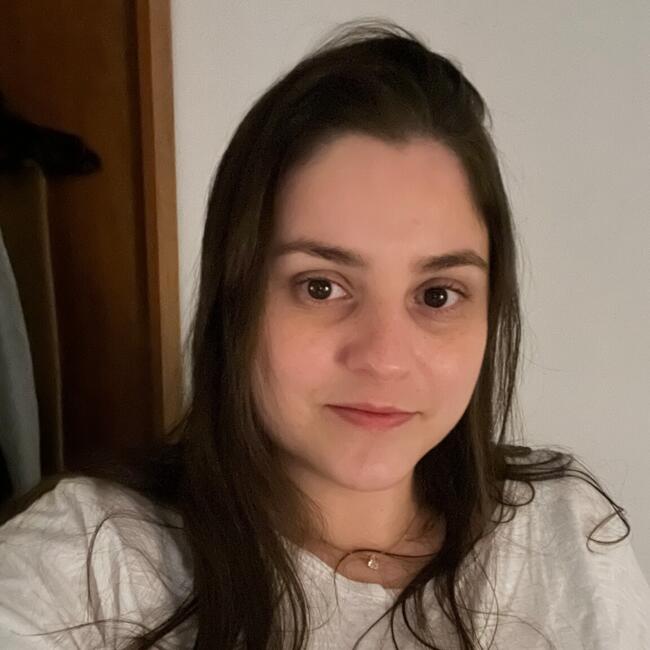 Babysitting job in Praia Grande: Juliana