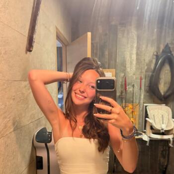 Baby-sitter Saint-Julien-en-Genevois: Lena