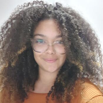 Babá em Serra: Libhya