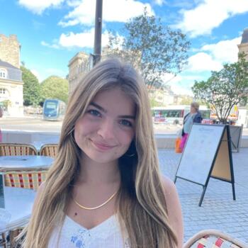 Babysitter in Bordeaux: Aurelie