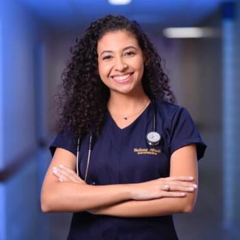 Babysitter in Recife: Hellena