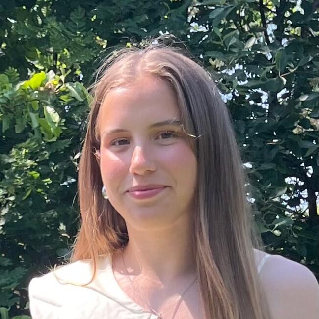 Barnvakt i Åby: Elma