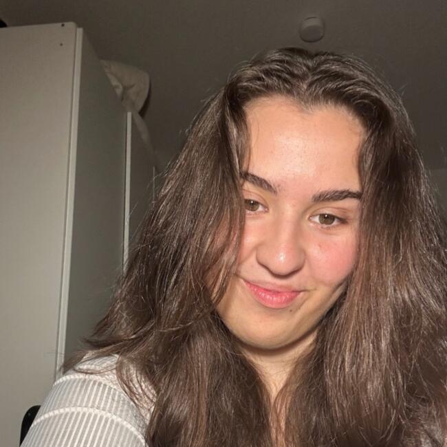 Babysitter in Essen: Julia Mendonça Hense