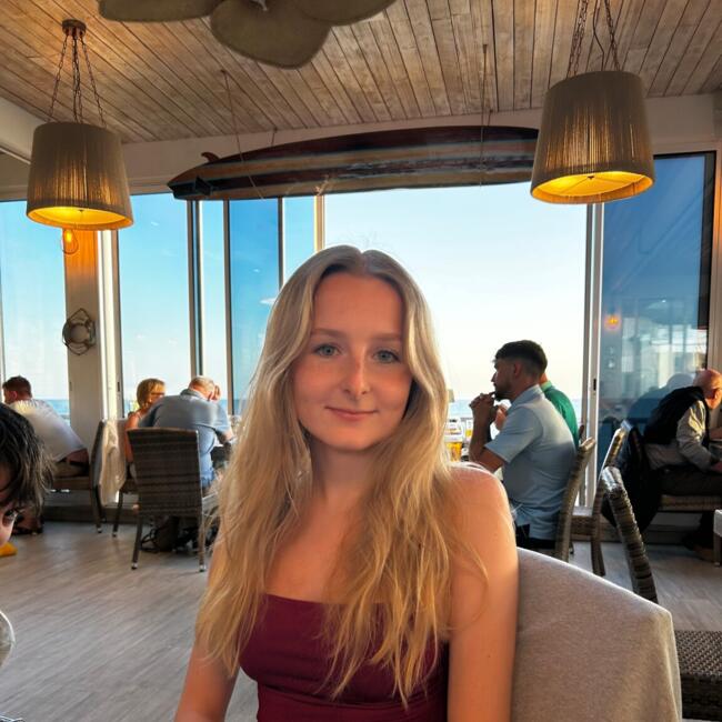 Babysitter in Bath: Eloise