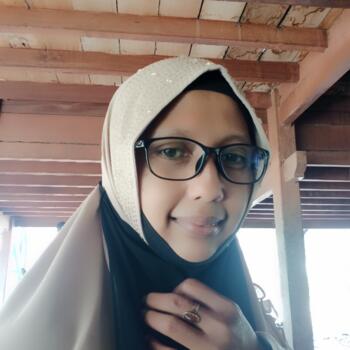 Babysitter di Kutablang: Cut nurmawati