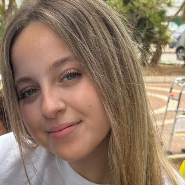 בייביסיטר ב- רעננה: Ariella