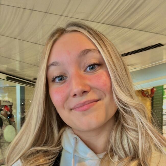 Babysitter in Rosay: Eva