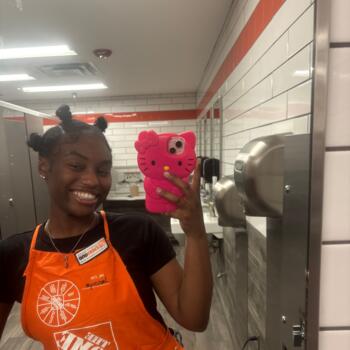 Baby-sitter in Virginia Beach: Janaya