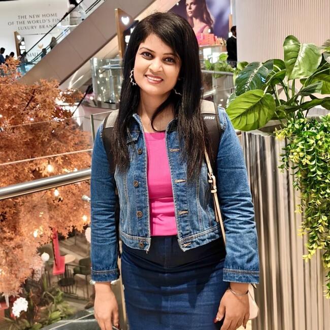 नई दिल्ली में बेबीसिटिंग की नौकरी: Neeta