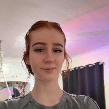 Babysitter Newport: Caitlin