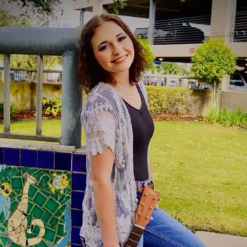 Babysitter in Biloxi: Karleigh