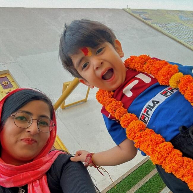 दिल्ली में बेबीसिटर: Pooja